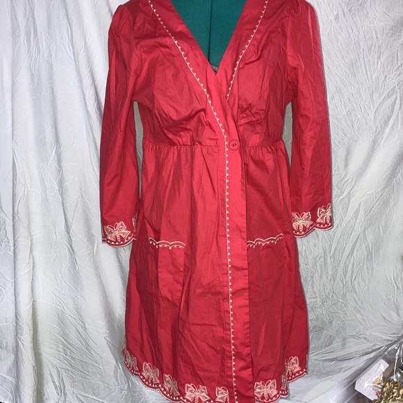 Feather Bone dress size medium. Salmon color with cream embroidery accents - Picture 3 of 8